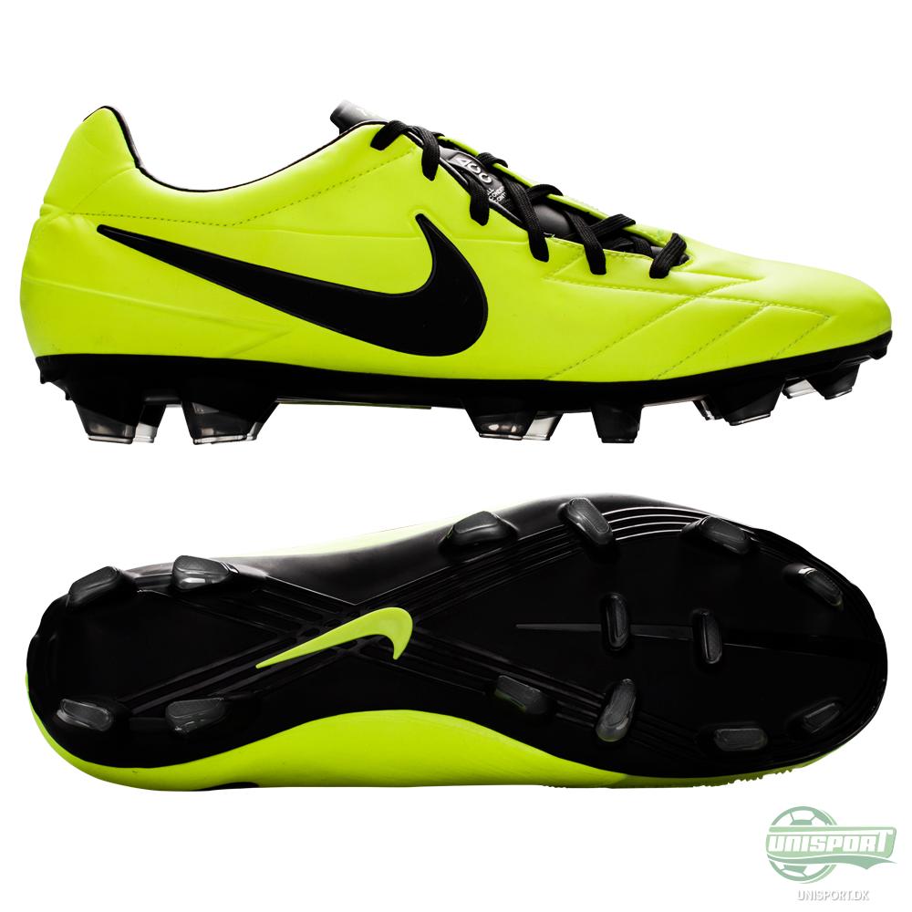 soccer cleats t90